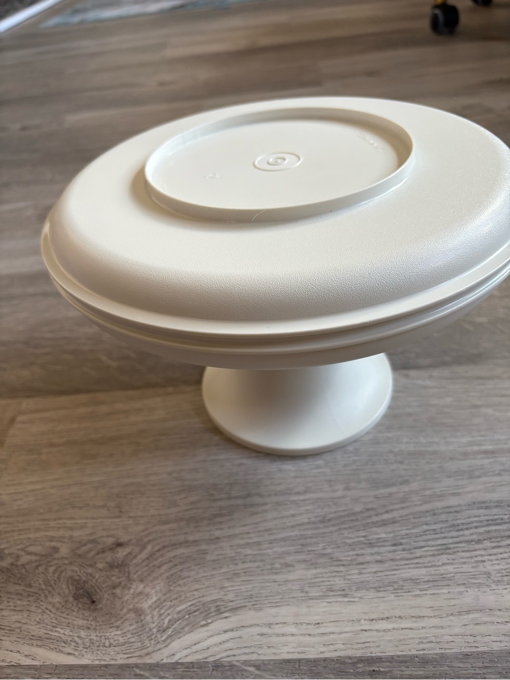 Vintage Tupperware Serve it all Stand
